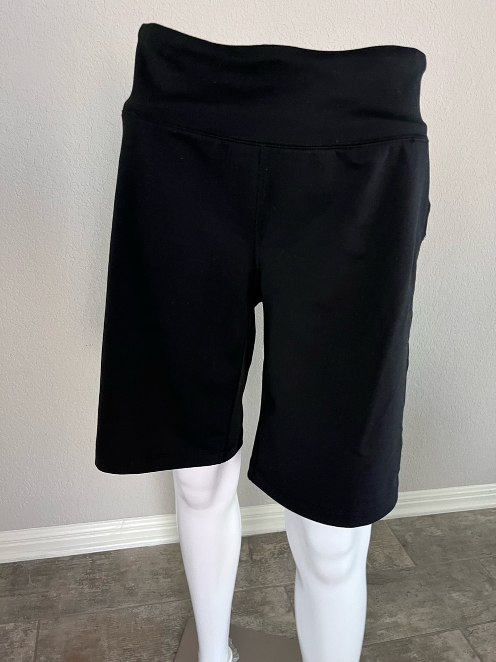 Lands' End Black High-Waist Knee-Length Shorts